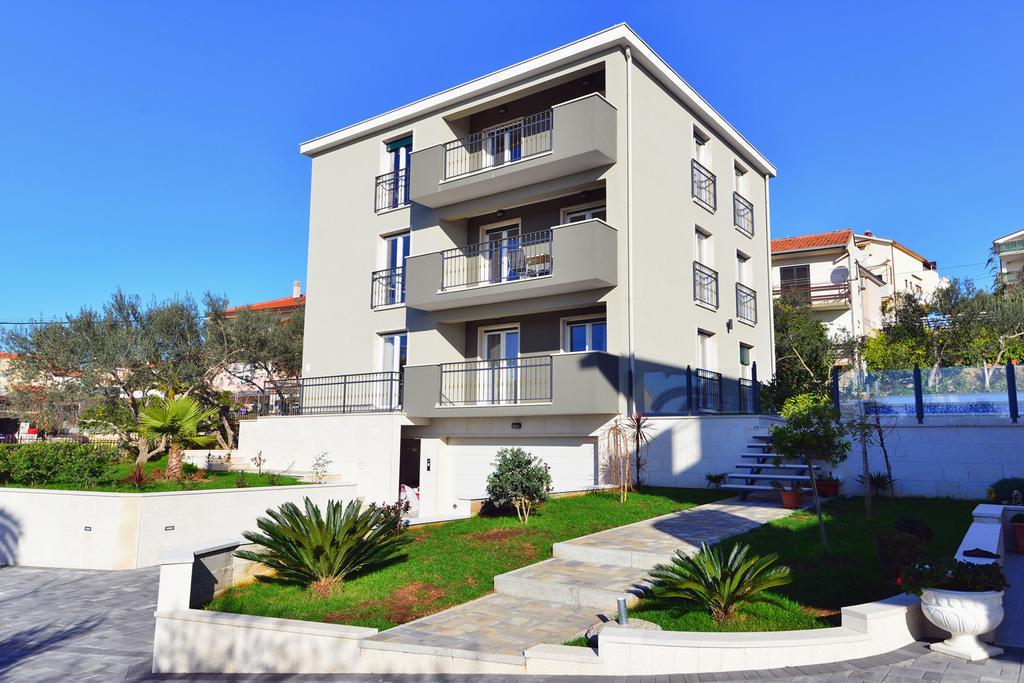 Apartments Villa Coratina Trogir Exterior photo