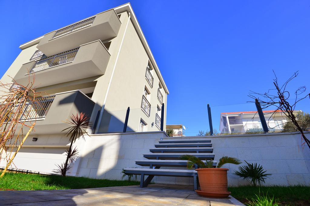 Apartments Villa Coratina Trogir Exterior photo