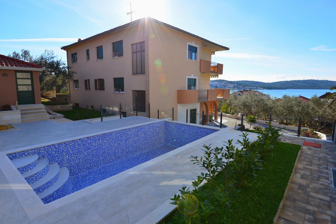 Apartments Villa Coratina Trogir Exterior photo